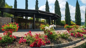 Terrace/patio - Drei-Zimmer-Wohnungen Borgo Collelungo auf zwei Etagen by Interhome (Castelfalfi)