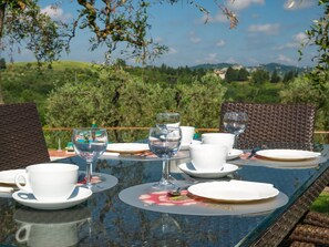 Outdoor dining - Vier-Zimmer-Wohnung Borgo Collelungo 2 Bäder, erster Stock by Interhome (Castelfalfi)