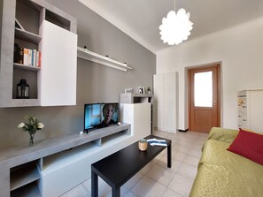 TV - Dany House by Holiday World by Interhome (Genova)