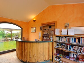 Lobby - Wohnung "Glicine" by Interhome (Todi)