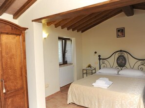 Internet - Agriturismo Poggio del Fabbro by Interhome (Cortona)