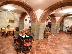 Dining - für 20 Personen in Cortona, Trasimenischer See by Interhome (Cortona)