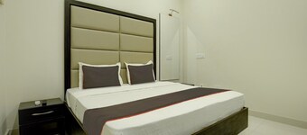 คอลเลคชัน โอ โอเวล โฮเทล แกรนด์