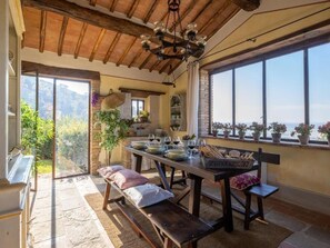 Dining - Wohnung in Cortona mit Terrasse, Garten und Grill by Interhome (Cortona)