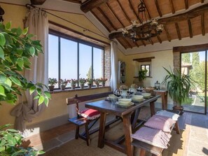 Dining - Wohnung in Cortona mit Terrasse, Garten und Grill by Interhome (Cortona)