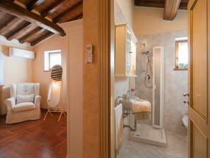 Towels - Wunderschöne Wohnung in Cortona mit Großer Terrasse by Interhome (Cortona)