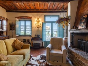 TV, fireplace - Villa Teresa by Interhome (Cortona)