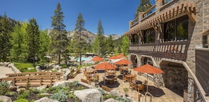 Outdoor dining - Everline Resort & Spa Fireplace Suite Valley View (Olympic Valley)