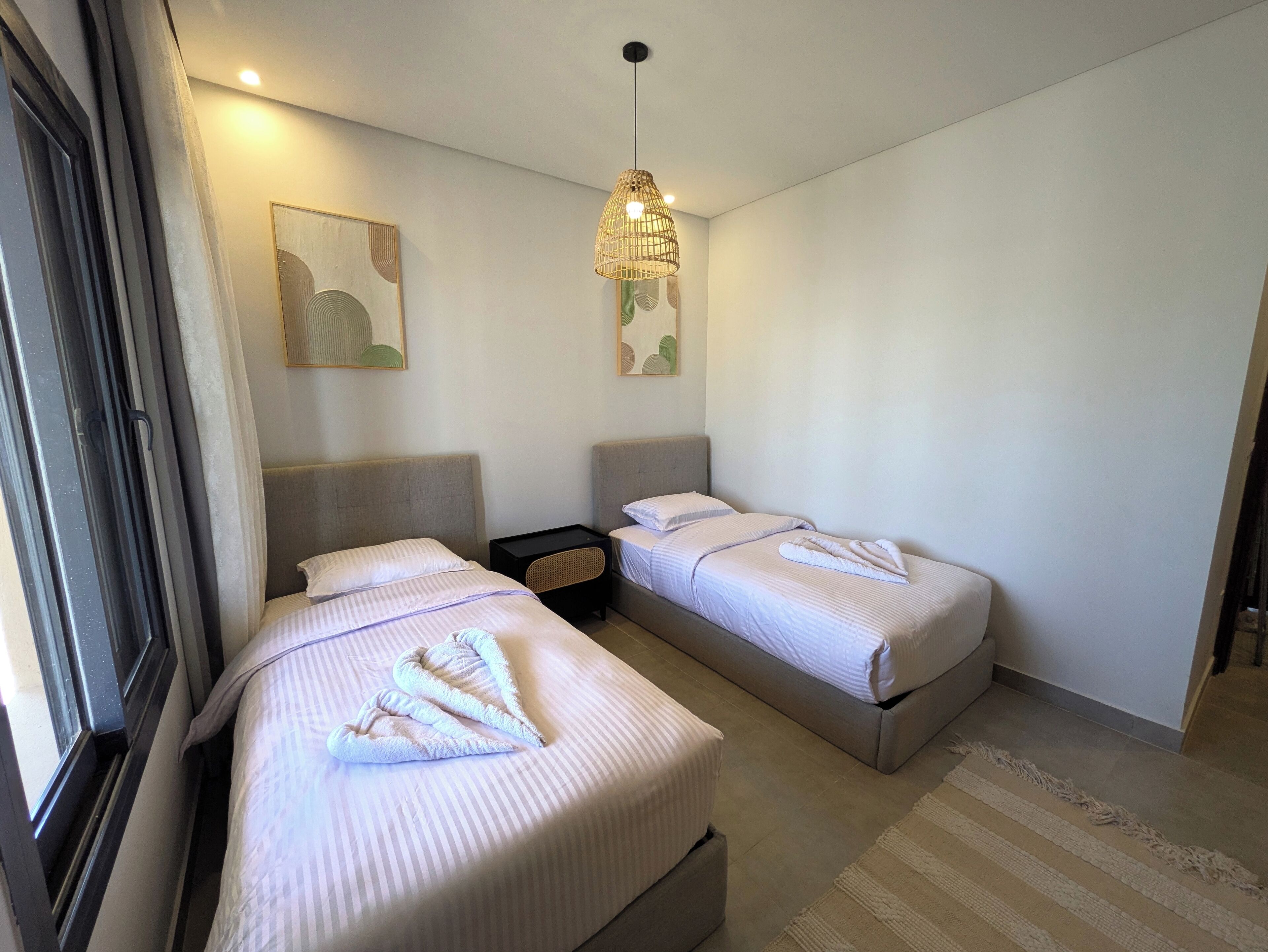 3 chambres, fer et planche à repasser, Wi-Fi, draps fournis