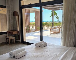 Tabla de planchar con plancha, wifi y ropa de cama 