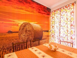 Dining - Wohnung in Velva mit Grill, Terrasse und Garten by Interhome (Casarza Ligure)