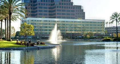 Near South Coast Plaza | Pool, Dining + Spa
