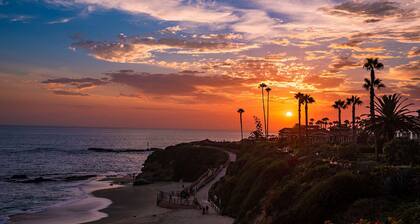 Near South Coast Plaza | Pool, Dining + Spa