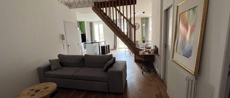 Smart-TV, Bücher, Drucker