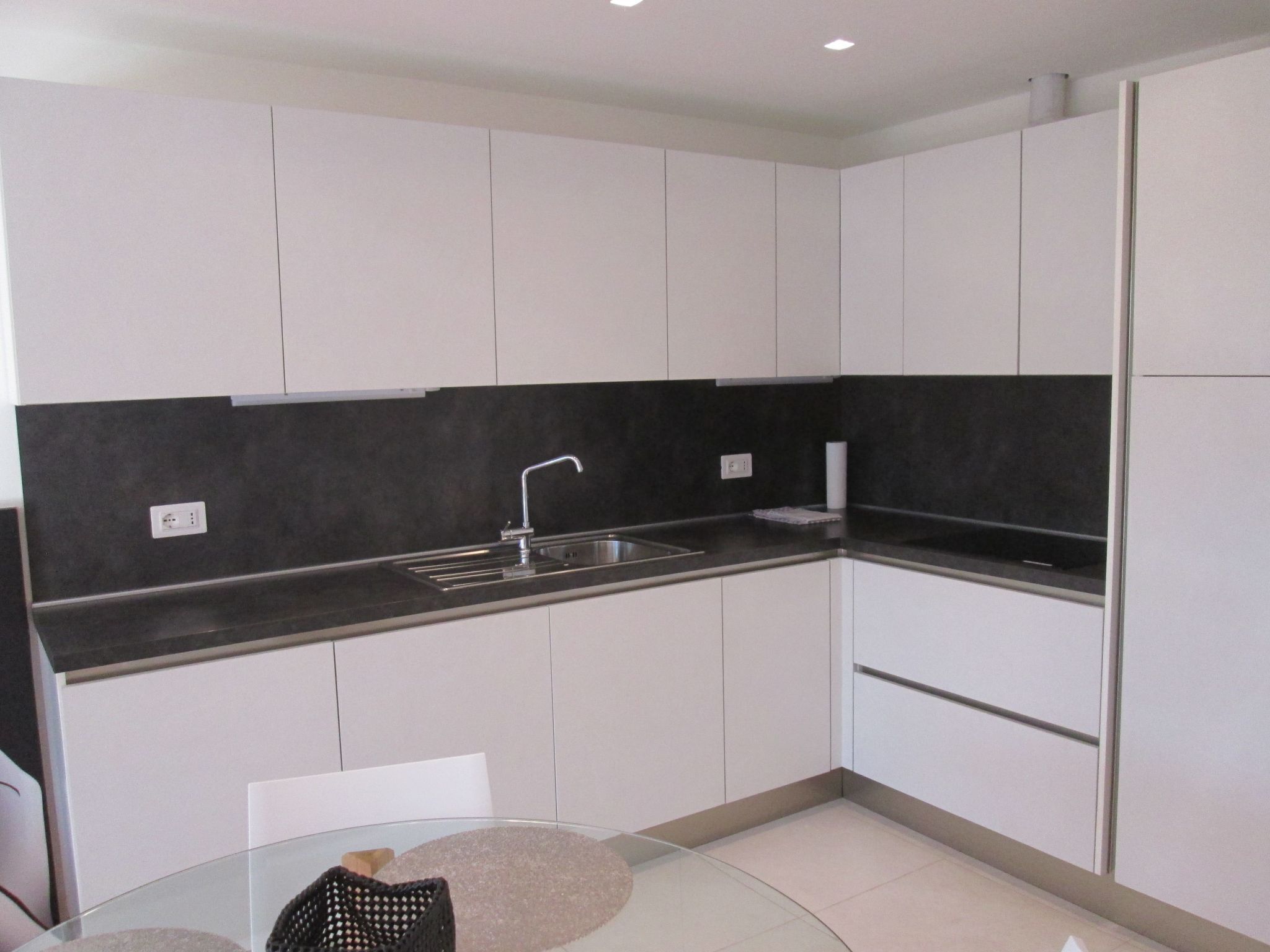 Fridge, dishwasher, cookware/dishes/utensils