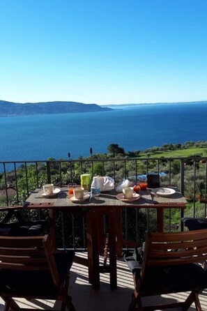 Outdoor dining - Seeblick Casa Franka by Interhome (Toscolano)