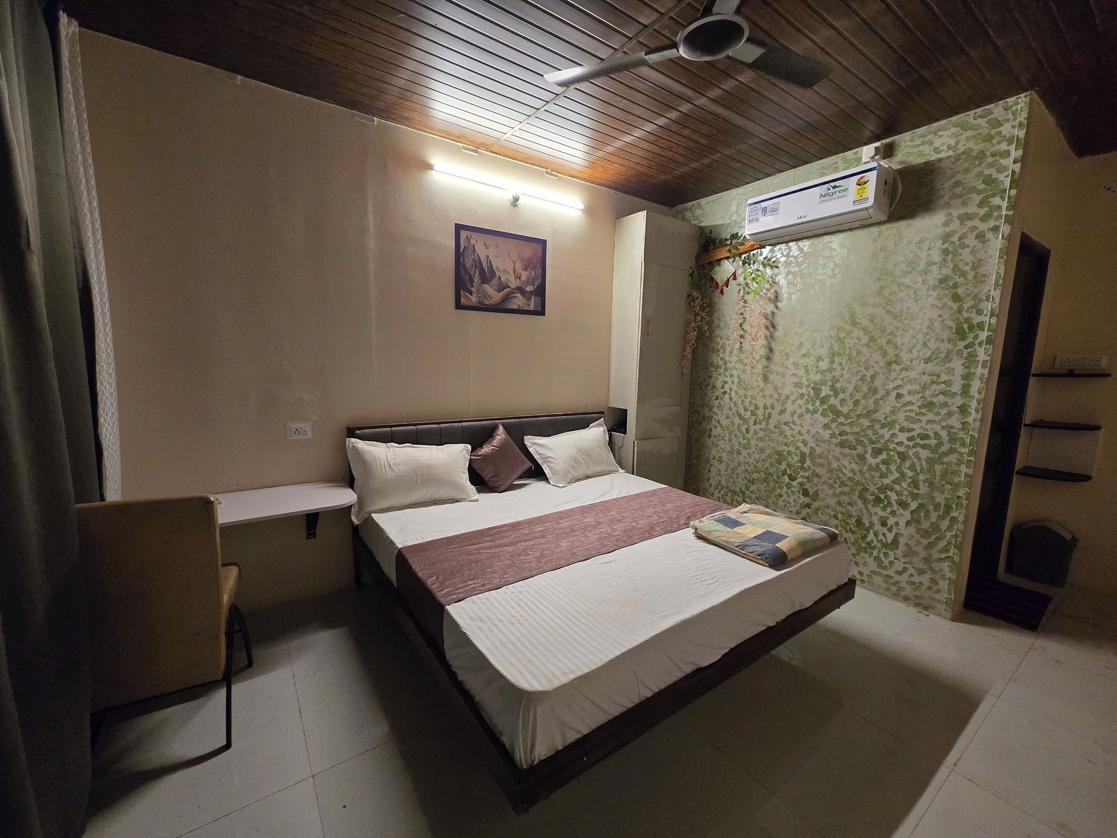 Chambre Simple Confort, balcon, vue jardin | Équipements de la chambre