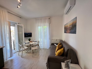 TV - für 4 Personen ca. 40 m² in Pietra Ligure, Norditalien (Ligurien) by Interhome (Pietra Ligure)