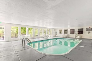 Innenpool, beheizter Pool