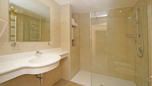 Bathroom - Residence Dany Drei-Zimmer-Wohnung 6 Betten by Interhome (Bogliaco)