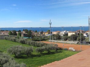 Sports court - La Terrazza sul Lago - mit Terrasse mit Seeblick by Interhome (Bardolino)