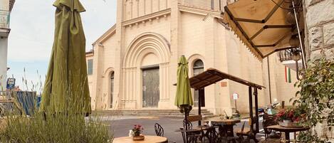 屋外ダイニングエリア