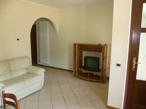 TV - Maple Tree für 3 Personen by Interhome (Levico Terme)
