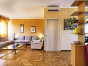 TV, DVD player - Wohnung in Quarto Cagnino mit Terrasse by Interhome (Milan)