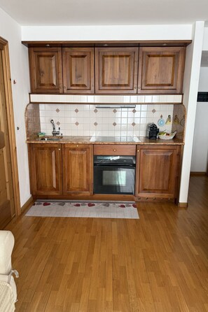 Fridge, microwave, oven, dishwasher - Wohnung 'Cornflower' mit privatem Balkon by Interhome (Bormio)