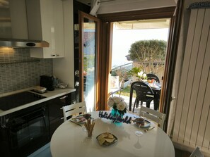 Fridge, microwave, oven, dishwasher - Sweet Awakening von Holiday World by Interhome (Fonteno)