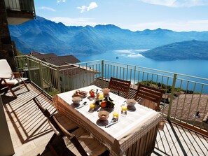 Outdoor dining - 'Cezanne by Interhome (Fonteno)