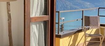 Le Terrazzwe - Drei-Zimmer-Wohnung mit Terrasse und Pool by Interhome