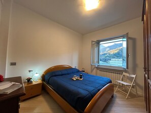 Internet - Weinhaus bei Holiday World by Interhome (Arenzano)