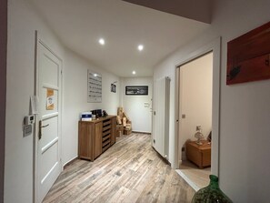 Interior - Weinhaus bei Holiday World by Interhome (Arenzano)