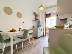 Dining - für 6 Personen ca. 96 m² in Arenzano, Norditalien (Ligurien) by Interhome (Arenzano)