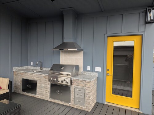 Modern Rooftop View Raleigh Downtown SFH-Yellow