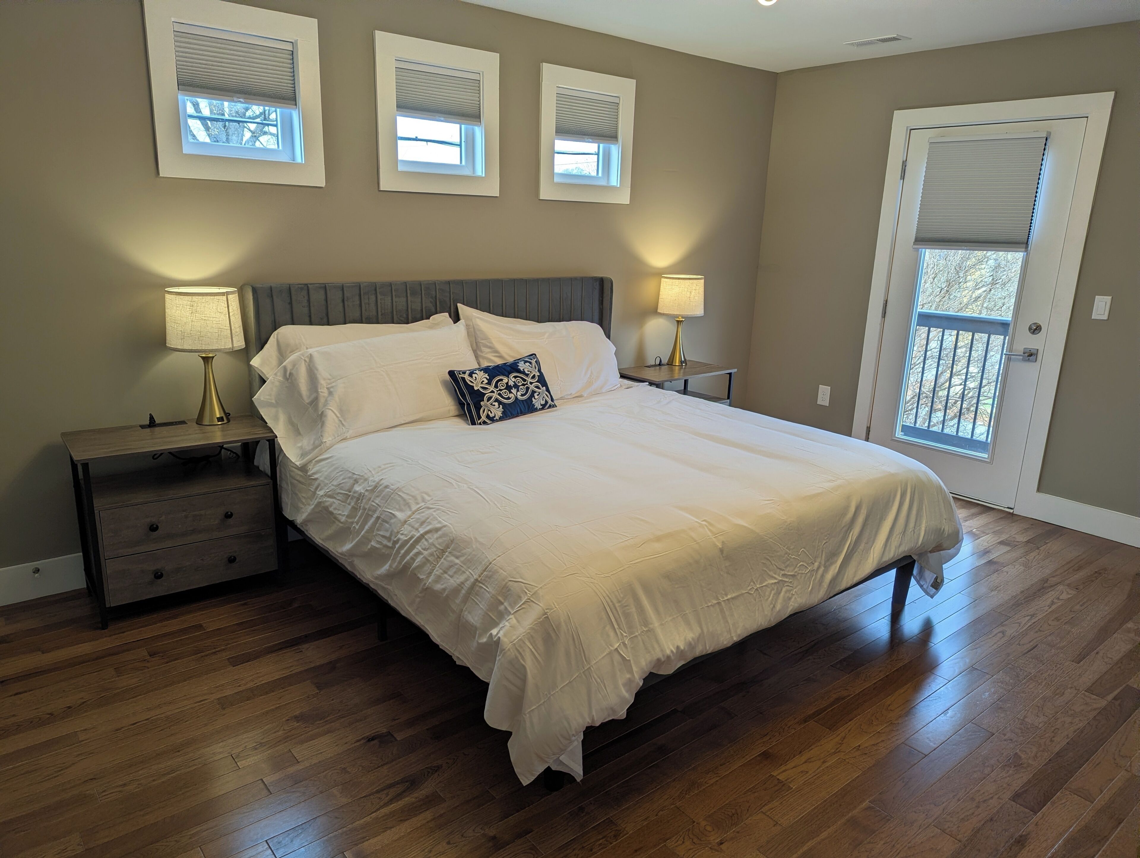 4 habitaciones, tabla de planchar con plancha y wifi gratis 