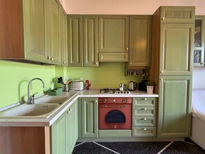 Frigorifero, pentole/stoviglie/utensili