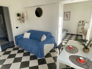 TV - La Scacchiera von Holiday World by Interhome (Savona)