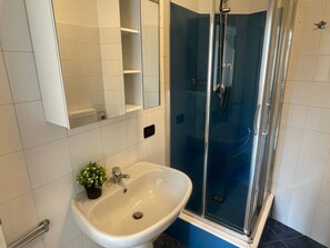 Bathroom - La Scacchiera von Holiday World by Interhome (Savona)