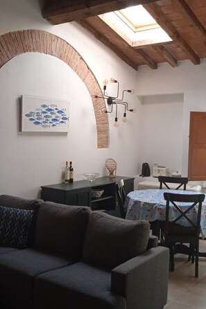 TV, DVD player - Casa Giulia für einen entspannenden und kulturellen Urlaub by Interhome (Rosignano Marittimo)