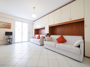 TV - Wohnung Borghetto Santo Spirito mit Terrasse by Interhome (Borghetto Santo Spirito)