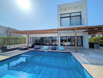 Spacious Private Pool 3BR Somabay Villa w Seaviews