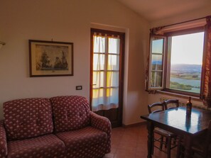 Living area - 'Pieve pomaia Trilo' by Interhome (Castellina Marittima)