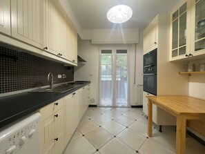 Fridge, microwave, oven, dishwasher - Mari Sole House by Holiday World by Interhome (Chiavari)