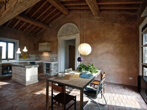 Dining - "Villa III Apicius" by Interhome (Volterra)