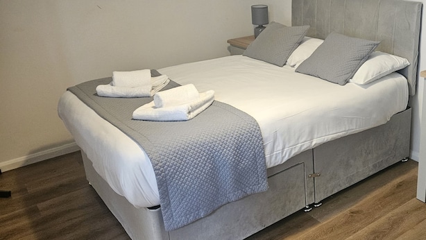 Room - Deluxe Double Room (Colchester)