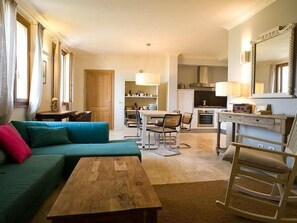 Living area - Wohnung "Villa Famiglia1" mit Pool by Interhome (Volterra)