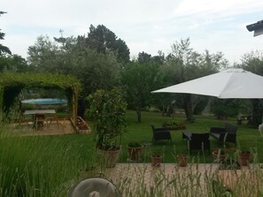 Outdoor dining - Die Scheune von Penelope by Interhome (La Sassa)