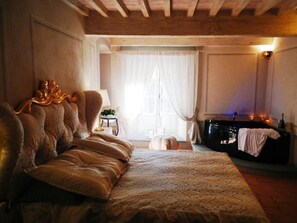 Internet - Stilvolle Wohnung mit Whirlpool in einem Renaissance-Palazzo mitten in Cortona by Interhome (Cortona)